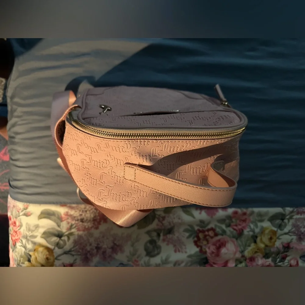 JUICY COUTURE LIGHT PINK LARGE BAG USED  USED CONDITION